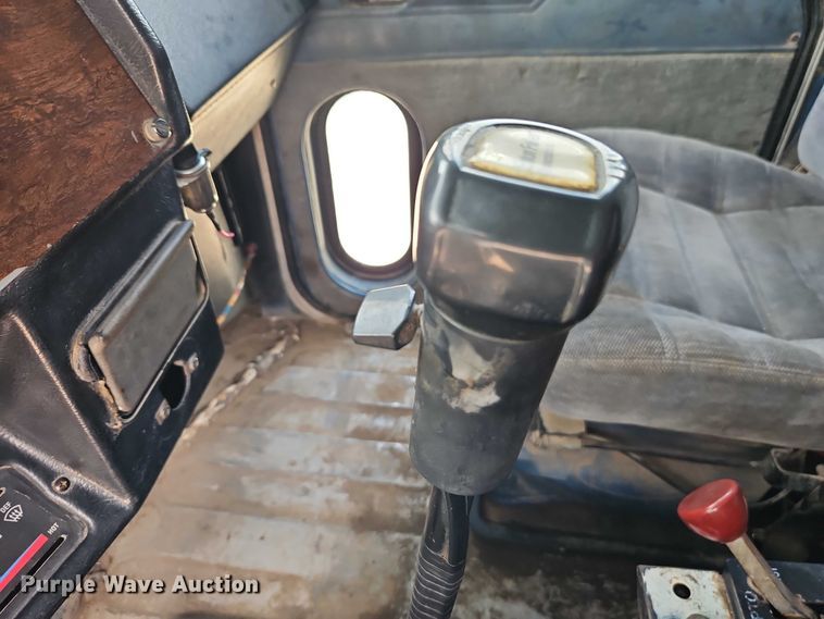 image for item EO7241 1991 Peterbilt 379 dump truck