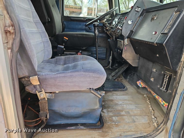 image for item EO7241 1991 Peterbilt 379 dump truck