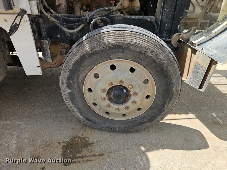 image for item EO7241 1991 Peterbilt 379 dump truck