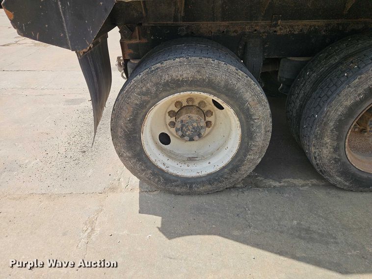 image for item EO7241 1991 Peterbilt 379 dump truck