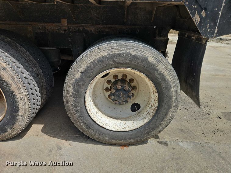 image for item EO7241 1991 Peterbilt 379 dump truck