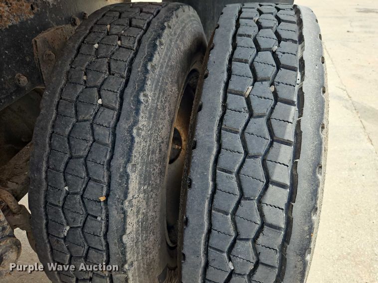 image for item EO7241 1991 Peterbilt 379 dump truck