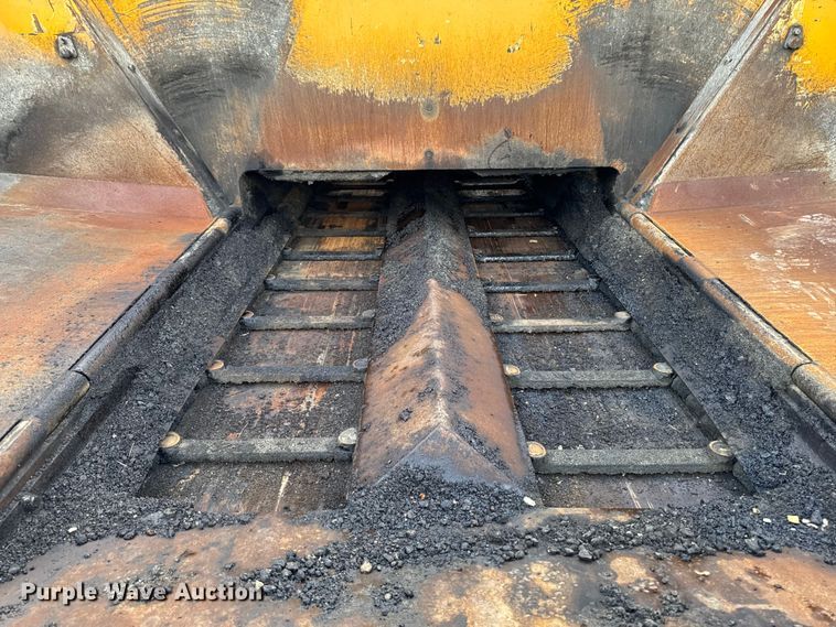 image for item EQ5003 2001 Blaw-Knox PF-4410 paver