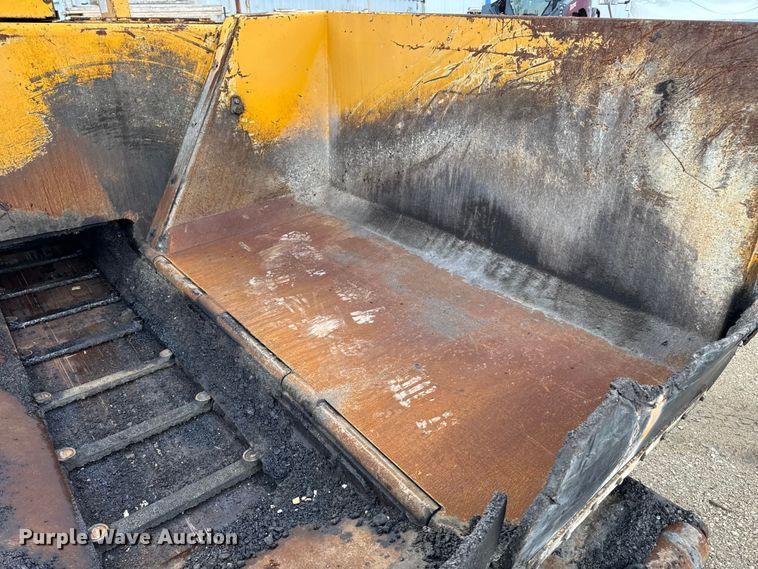 image for item EQ5003 2001 Blaw-Knox PF-4410 paver