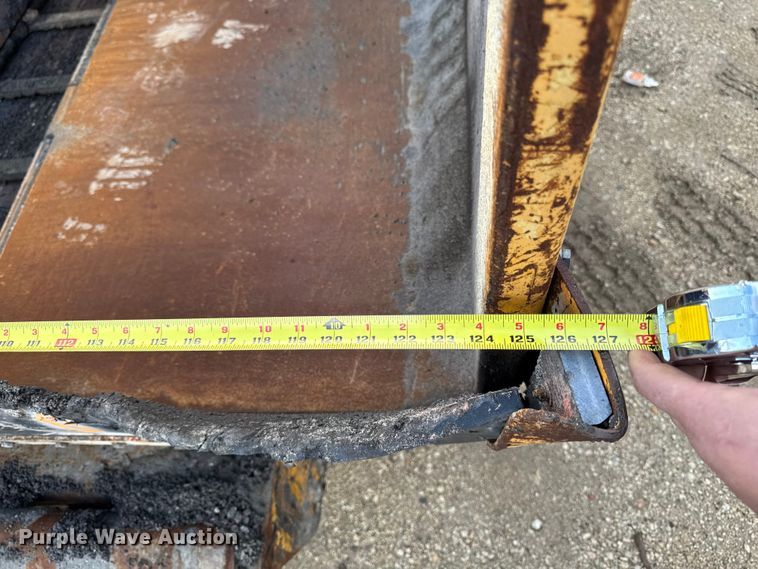 image for item EQ5003 2001 Blaw-Knox PF-4410 paver