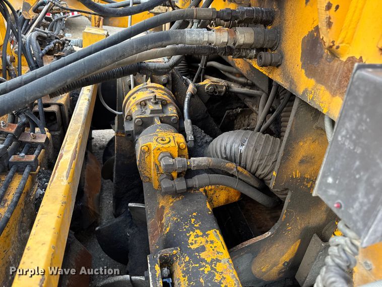 image for item EQ5003 2001 Blaw-Knox PF-4410 paver