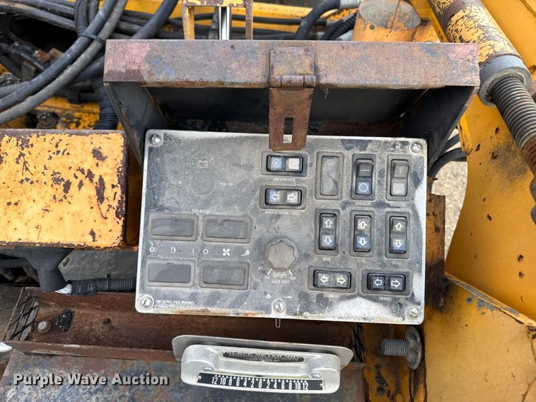 image for item EQ5003 2001 Blaw-Knox PF-4410 paver