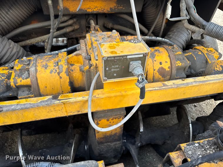 image for item EQ5003 2001 Blaw-Knox PF-4410 paver