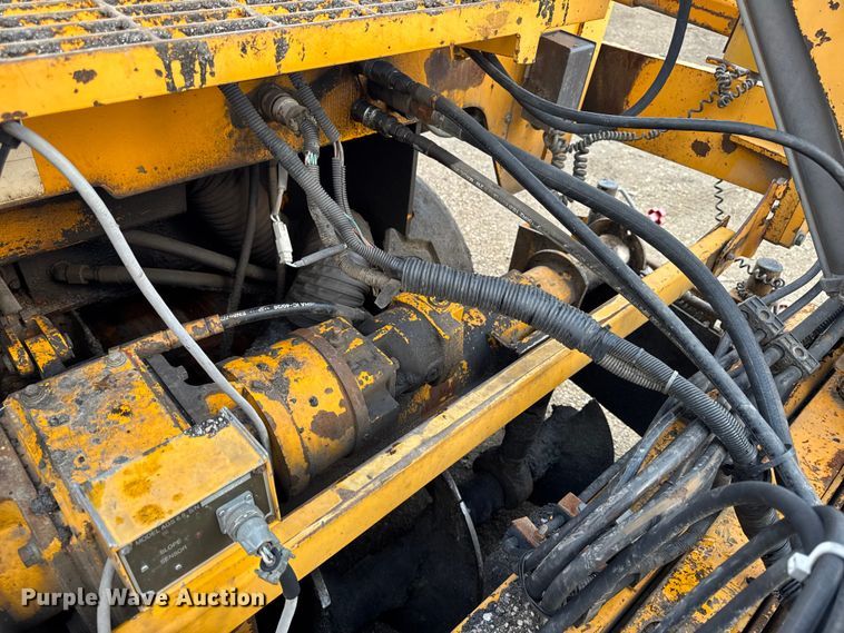 image for item EQ5003 2001 Blaw-Knox PF-4410 paver