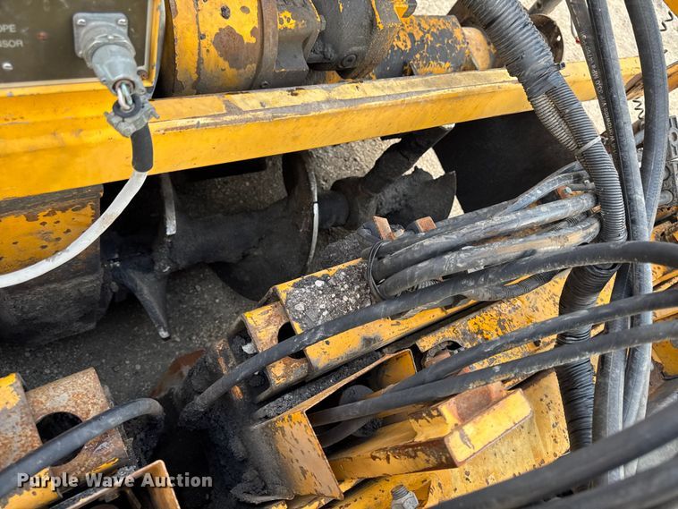 image for item EQ5003 2001 Blaw-Knox PF-4410 paver