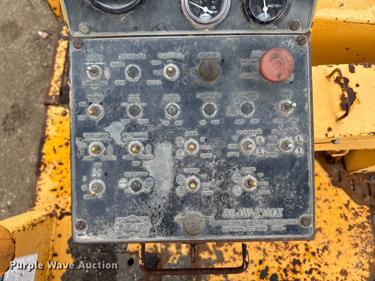 image for item EQ5003 2001 Blaw-Knox PF-4410 paver