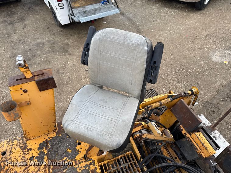 image for item EQ5003 2001 Blaw-Knox PF-4410 paver