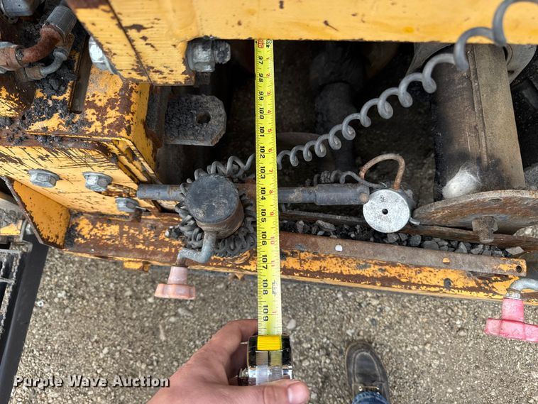 image for item EQ5003 2001 Blaw-Knox PF-4410 paver