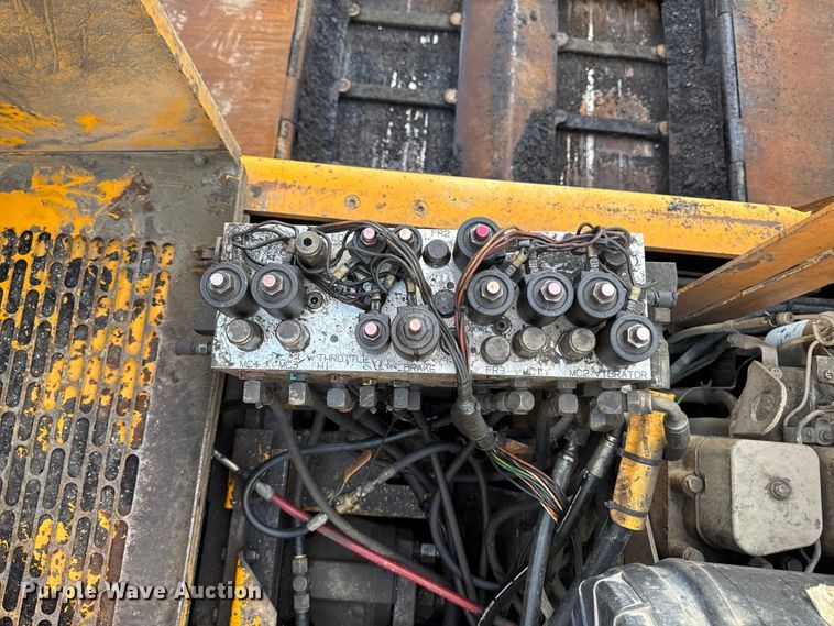 image for item EQ5003 2001 Blaw-Knox PF-4410 paver