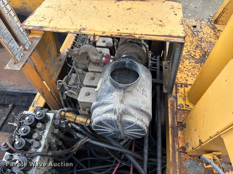 image for item EQ5003 2001 Blaw-Knox PF-4410 paver