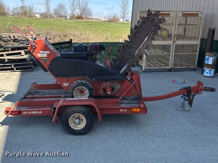 image for item EQ5011 Ditch Witch 1330 trencher