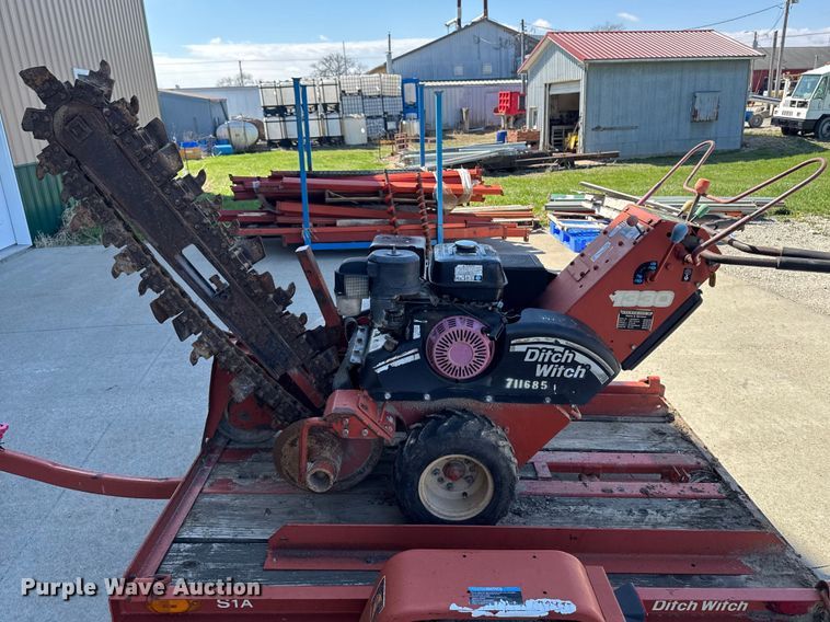 image for item EQ5011 Ditch Witch 1330 trencher