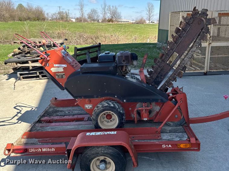 image for item EQ5011 Ditch Witch 1330 trencher