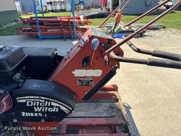 image for item EQ5011 Ditch Witch 1330 trencher