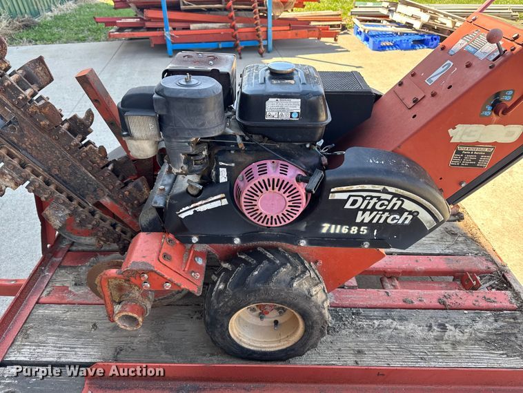 image for item EQ5011 Ditch Witch 1330 trencher