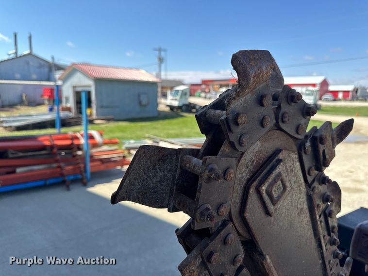 image for item EQ5011 Ditch Witch 1330 trencher