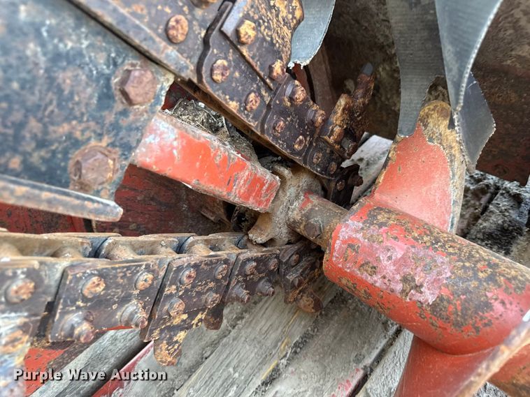 image for item EQ5011 Ditch Witch 1330 trencher