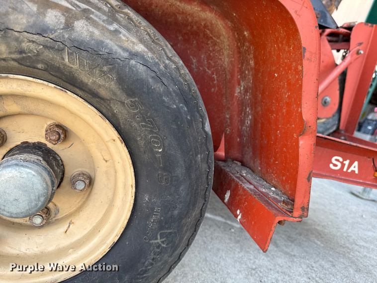 image for item EQ5011 Ditch Witch 1330 trencher