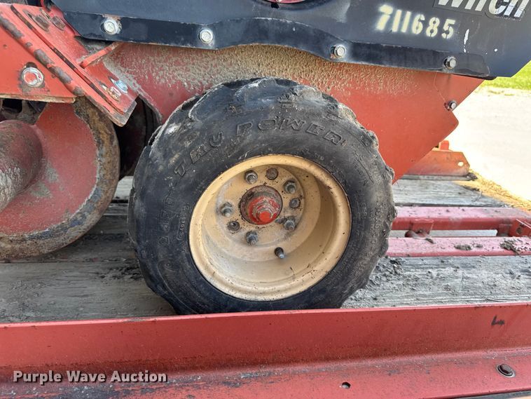 image for item EQ5011 Ditch Witch 1330 trencher