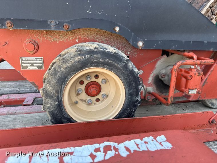 image for item EQ5011 Ditch Witch 1330 trencher