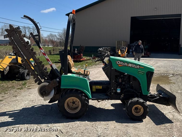 image for item EQ5012 2015 Ditch Witch trencher