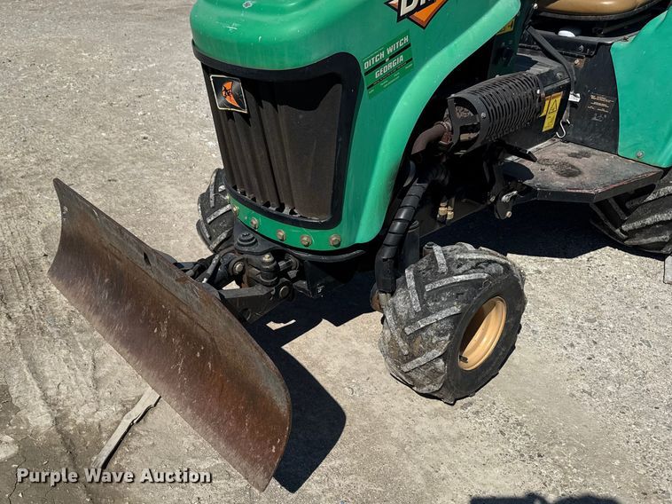 image for item EQ5012 2015 Ditch Witch trencher