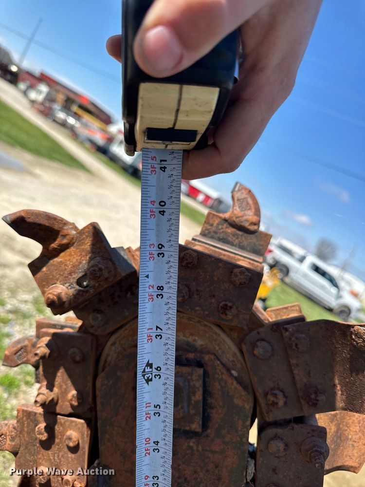 image for item EQ5014 Ditch Witch 1330 trencher