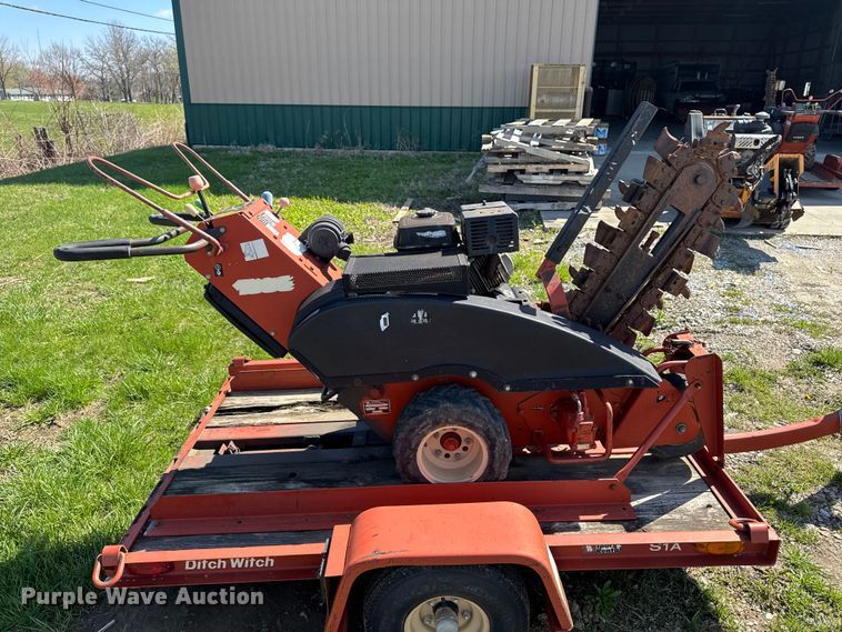 image for item EQ5014 Ditch Witch 1330 trencher