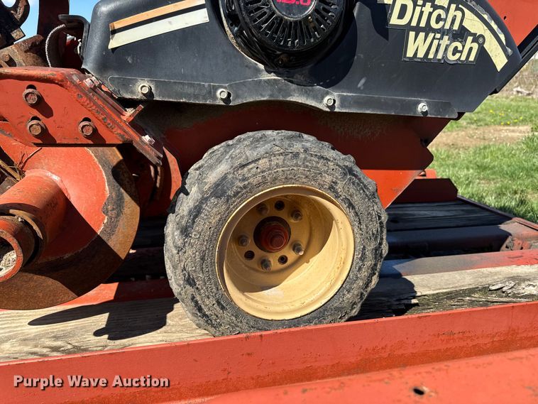 image for item EQ5014 Ditch Witch 1330 trencher