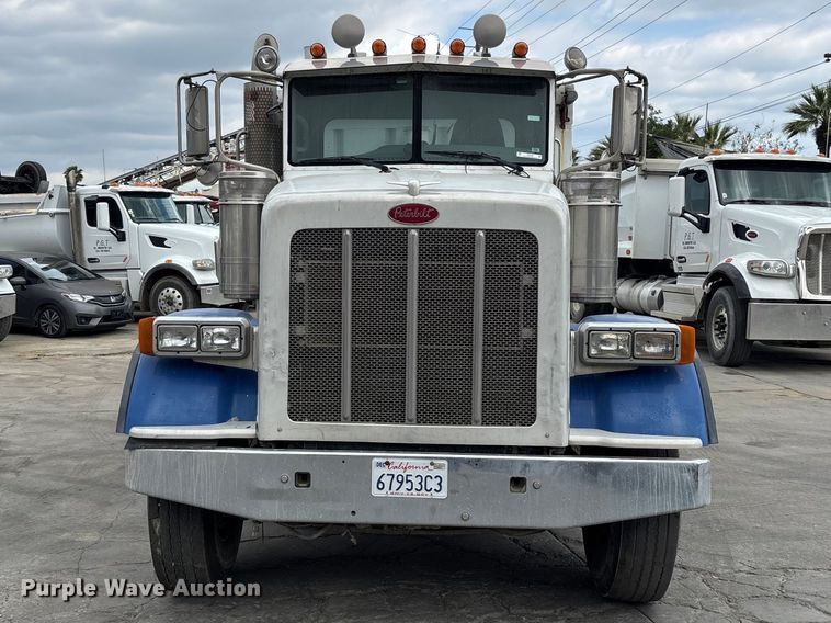 image for item ER7532 2009 Peterbilt 367 dump truck