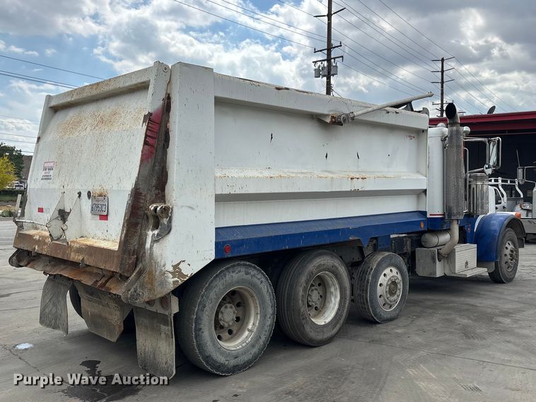 image for item ER7532 2009 Peterbilt 367 dump truck