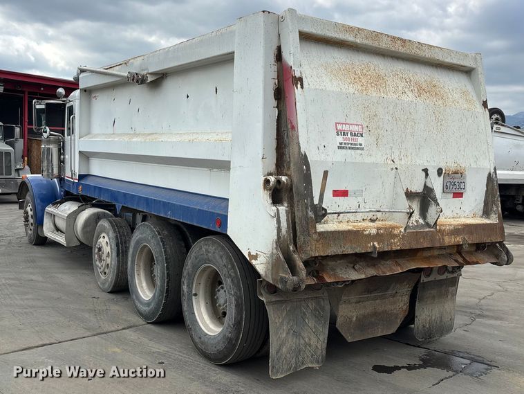 image for item ER7532 2009 Peterbilt 367 dump truck