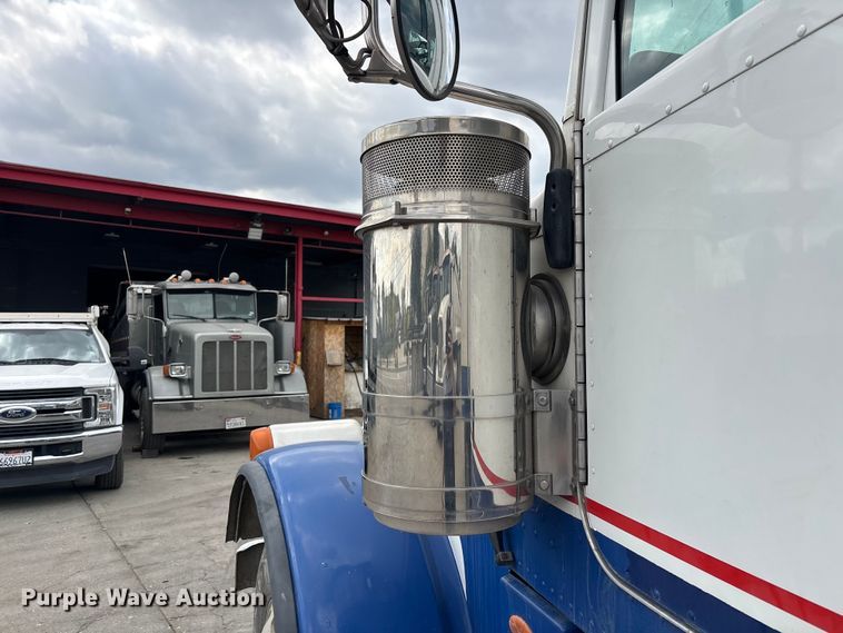 image for item ER7532 2009 Peterbilt 367 dump truck