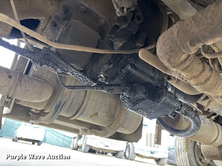 image for item ER7532 2009 Peterbilt 367 dump truck