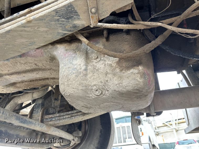 image for item ER7532 2009 Peterbilt 367 dump truck