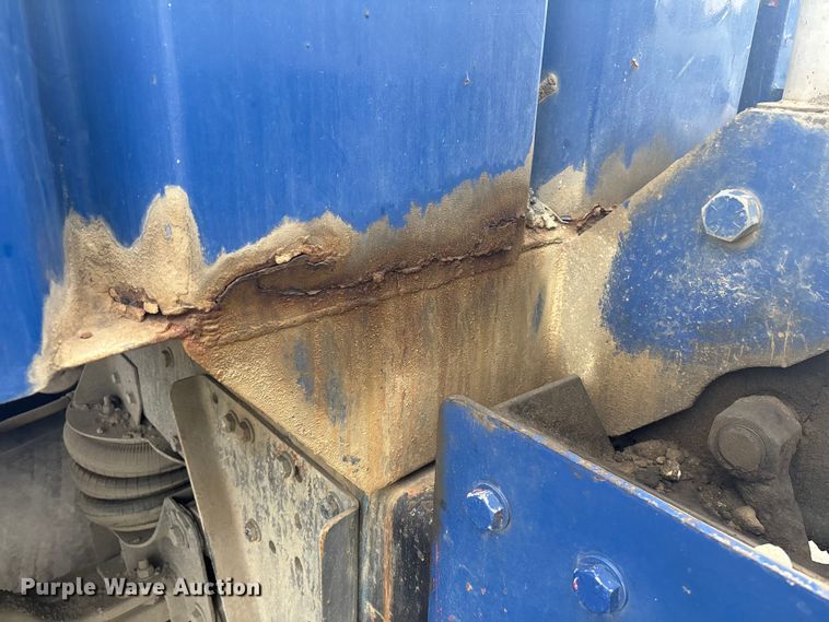 image for item ER7532 2009 Peterbilt 367 dump truck