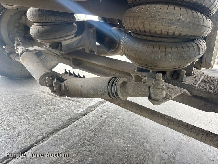 image for item ER7532 2009 Peterbilt 367 dump truck