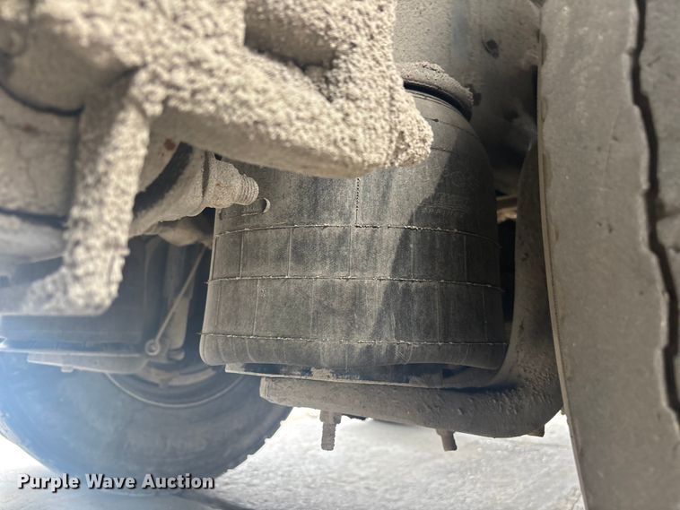 image for item ER7532 2009 Peterbilt 367 dump truck