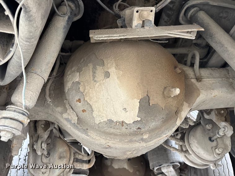 image for item ER7532 2009 Peterbilt 367 dump truck