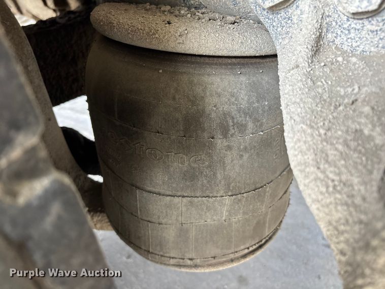 image for item ER7532 2009 Peterbilt 367 dump truck