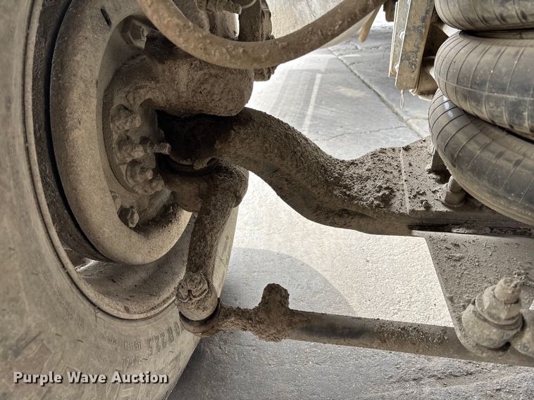 image for item ER7532 2009 Peterbilt 367 dump truck