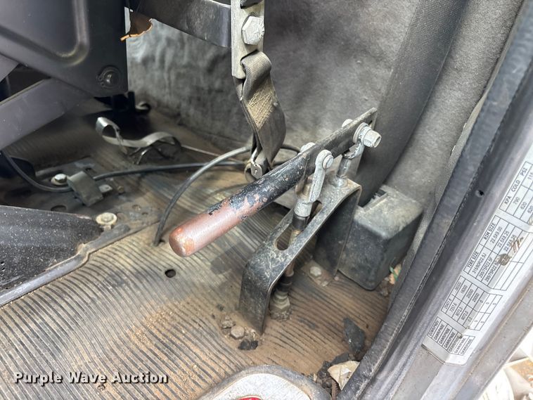 image for item ER7532 2009 Peterbilt 367 dump truck