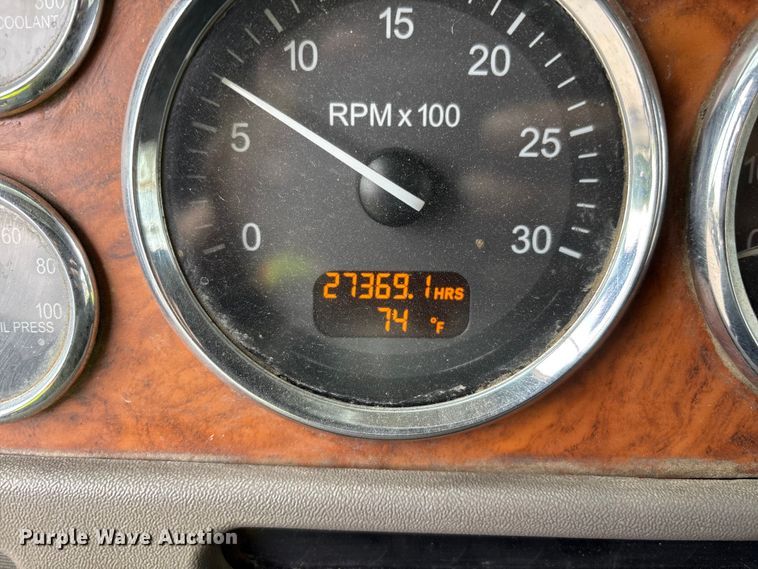 image for item ER7532 2009 Peterbilt 367 dump truck