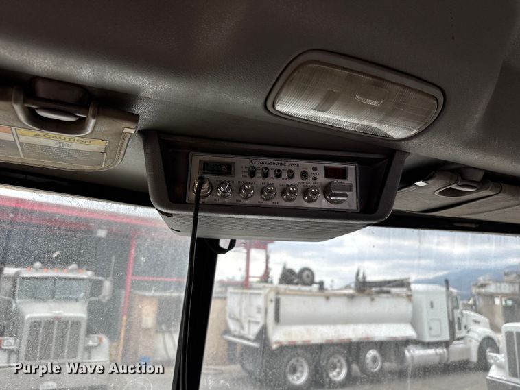 image for item ER7532 2009 Peterbilt 367 dump truck