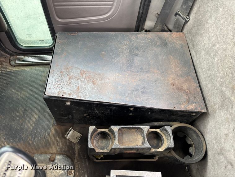 image for item ER7532 2009 Peterbilt 367 dump truck